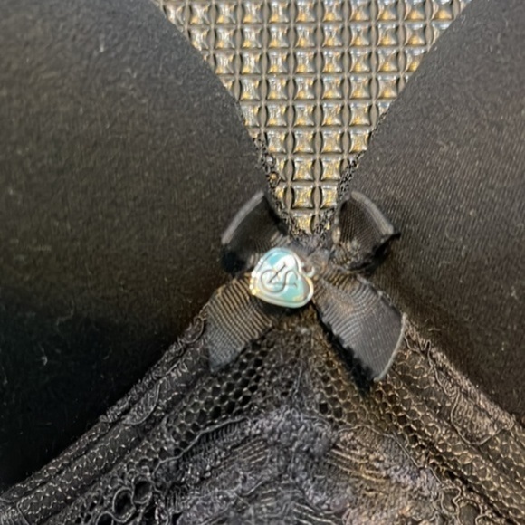 Victoria’s Secret No-Wire Bra 38C Black - Picture 2 of 6